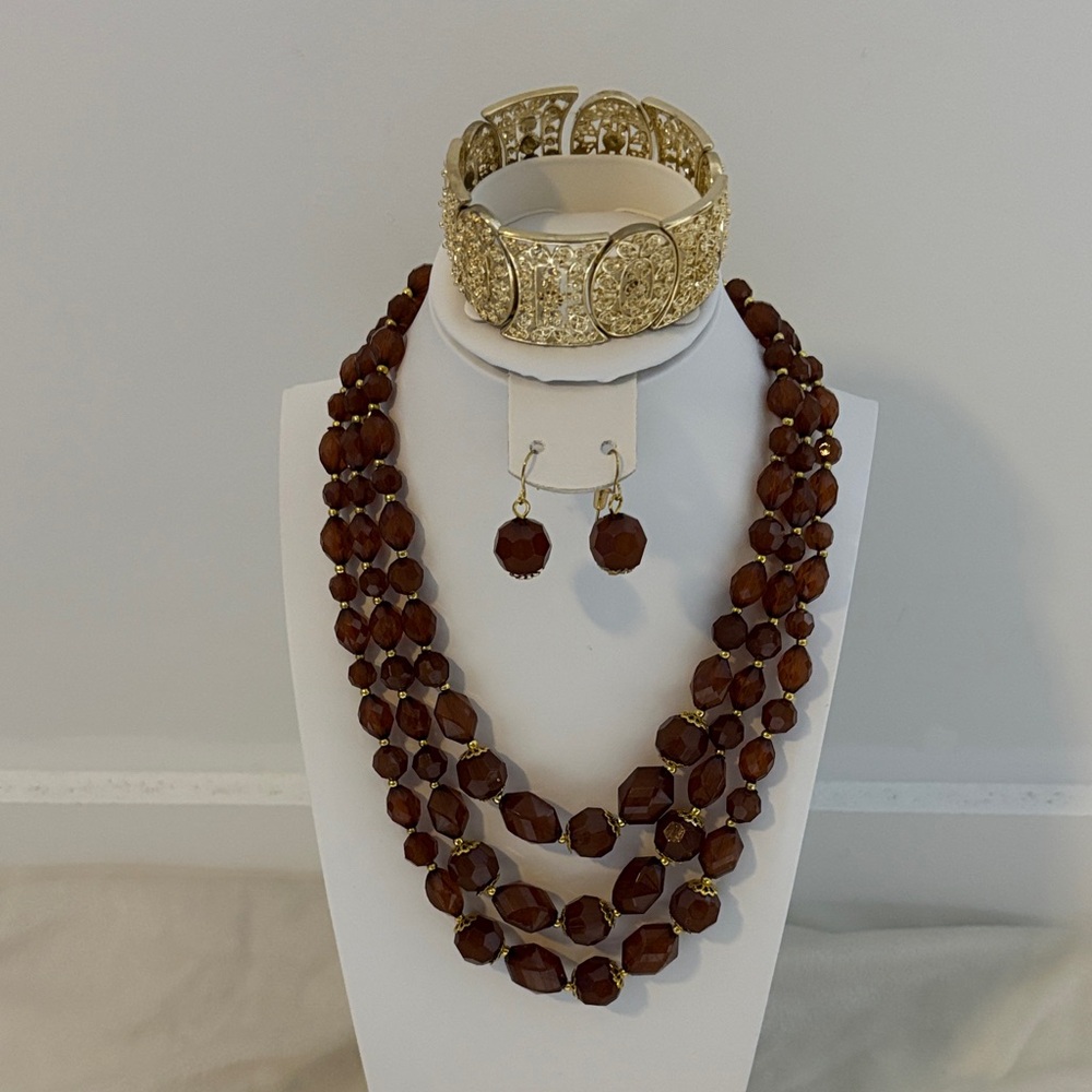 Elegant Gold and Brown Jewelry Set